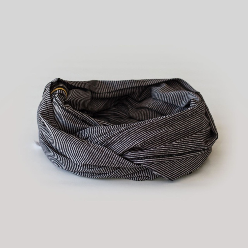 lululemon athletica Black and Gold Striped Scarf - Picture 4 of 10